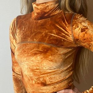 Wilfred Free Velvet Orange Longsleeve